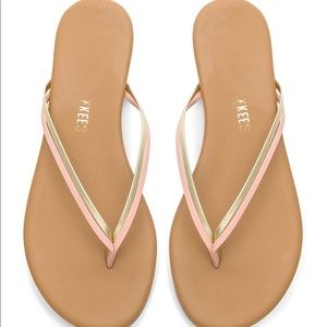 NWT tkees duos sandal